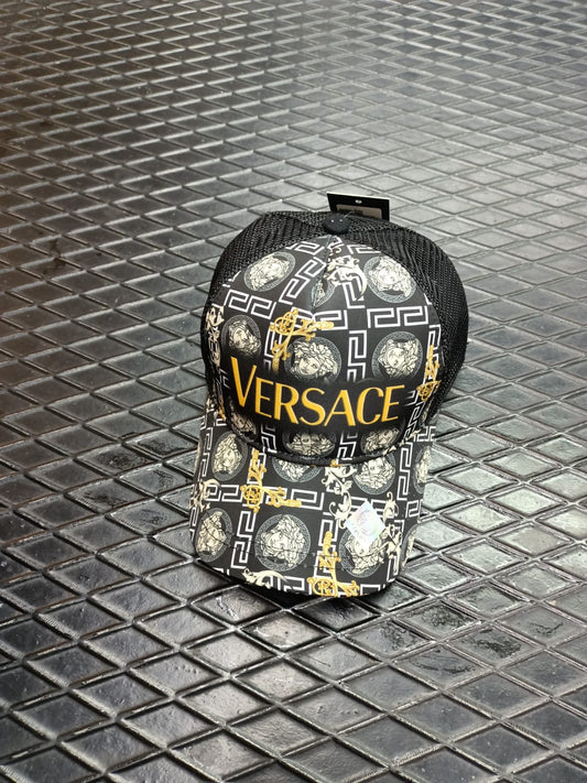 Cappello Versace